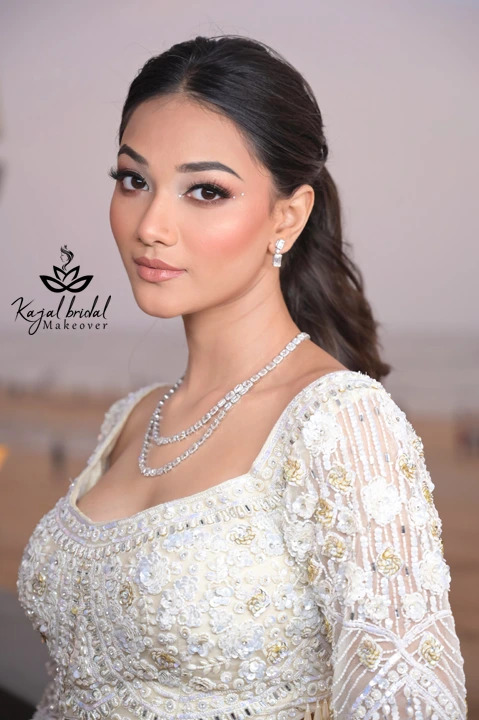 Makeup & Hair Style Educator 4